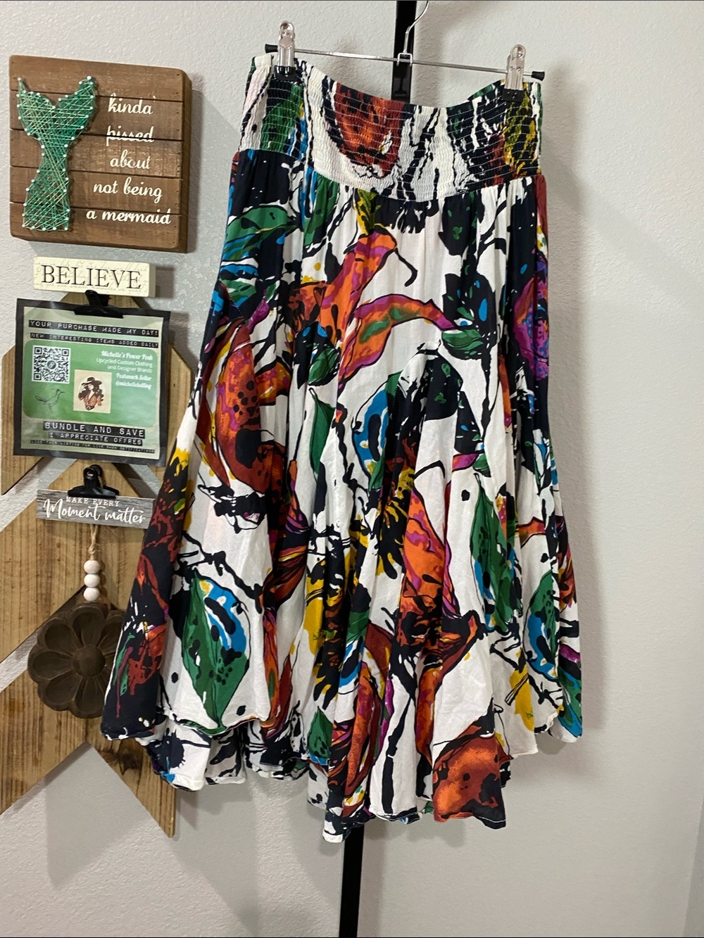 Dress Barn Multicolor Floral Circle Skirt with Smocked Waist w15-16 L28-32 - Picture 3 of 3